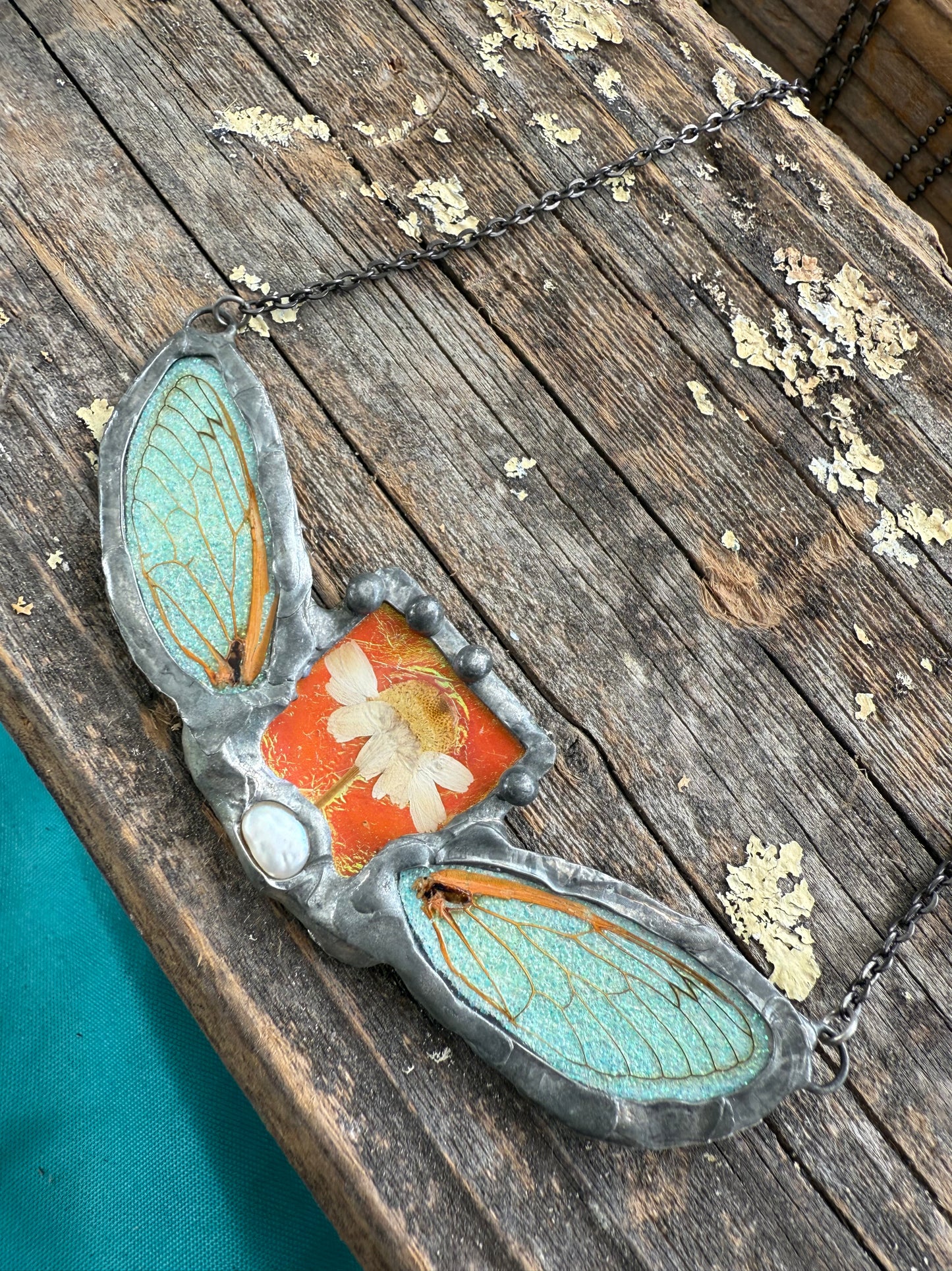 Chamomile Cicada Necklace – Real Cicada Wings, Chamomile Flower & Freshwater Pearl