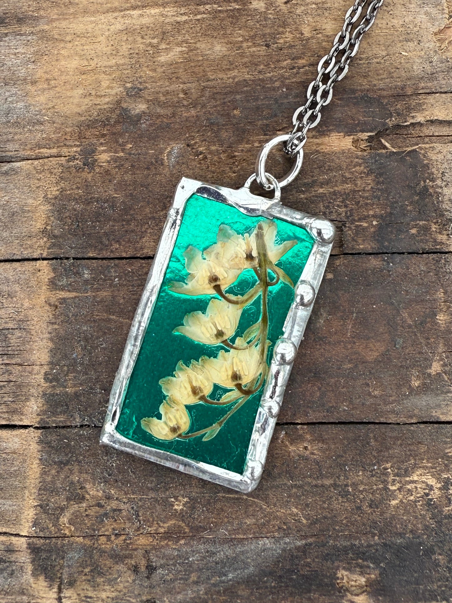 🌿 “Forest Whisper” Necklace – Lily of the Valley in Emerald Resin