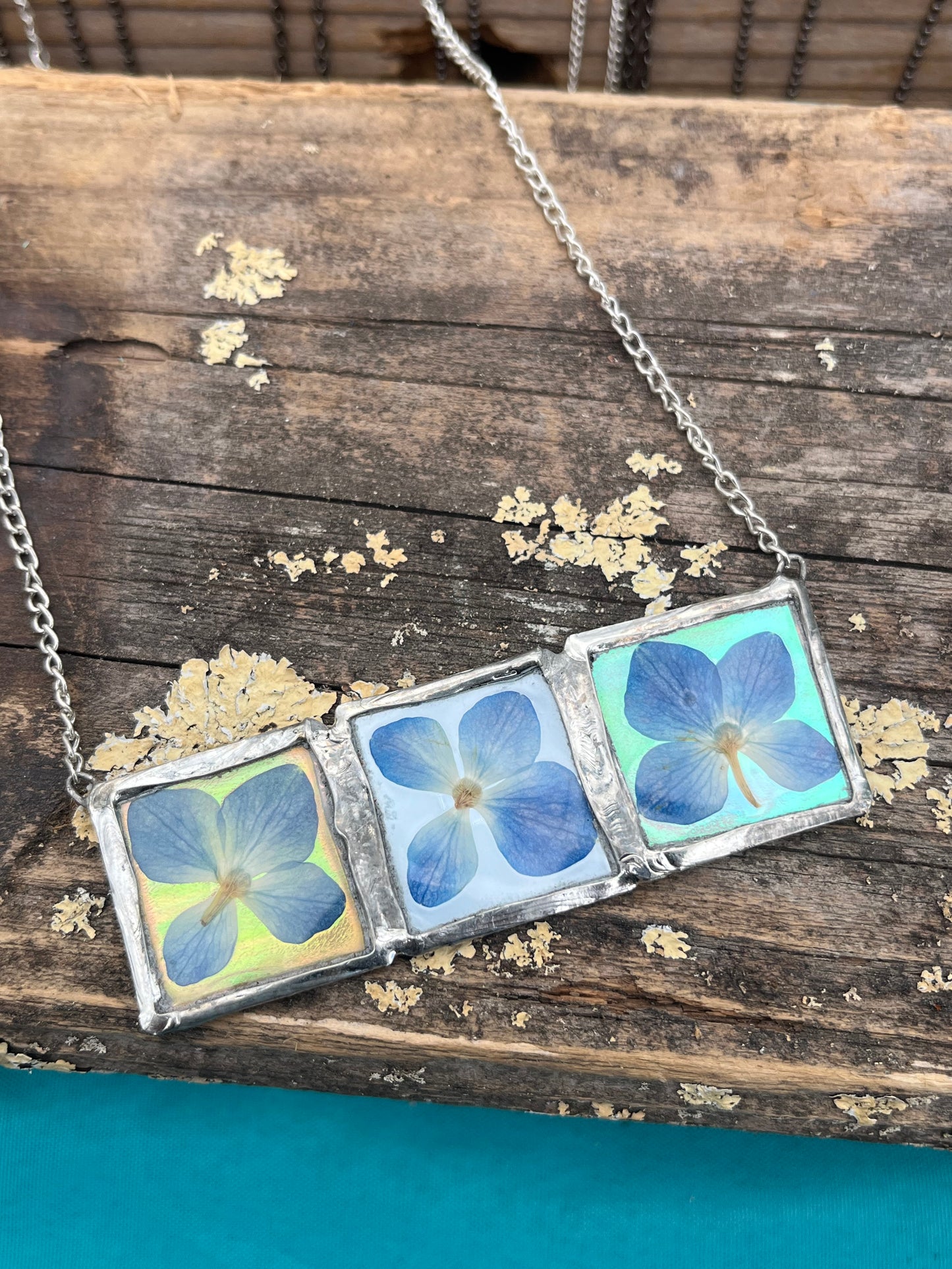 Blue Hydrangea Trilogy Necklace – Colorful Pressed Flower Jewelry