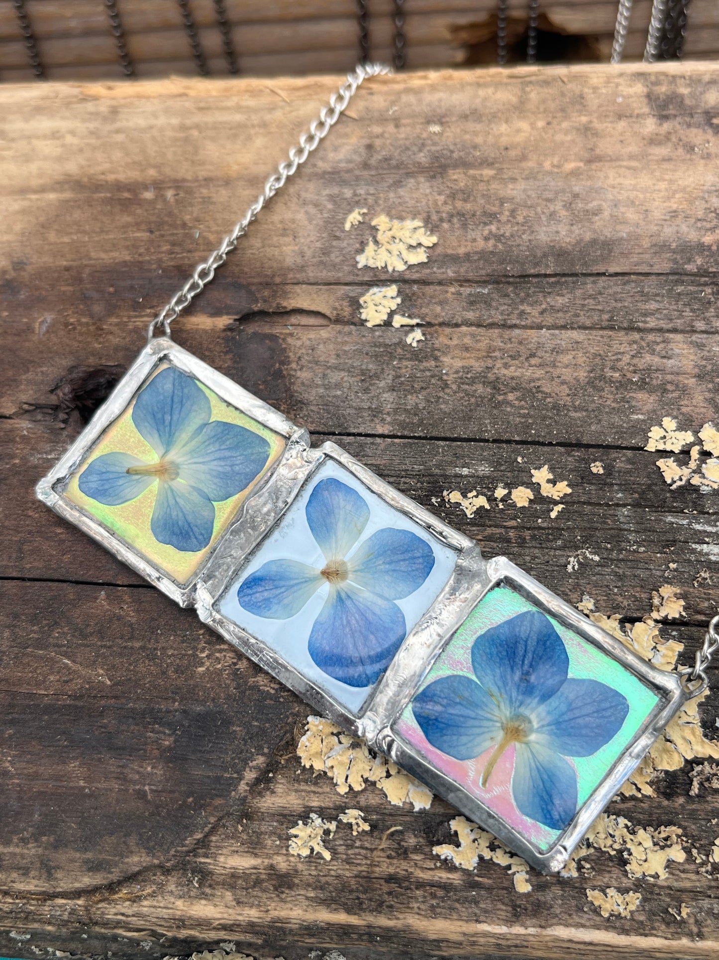 Blue Hydrangea Trilogy Necklace – Colorful Pressed Flower Jewelry