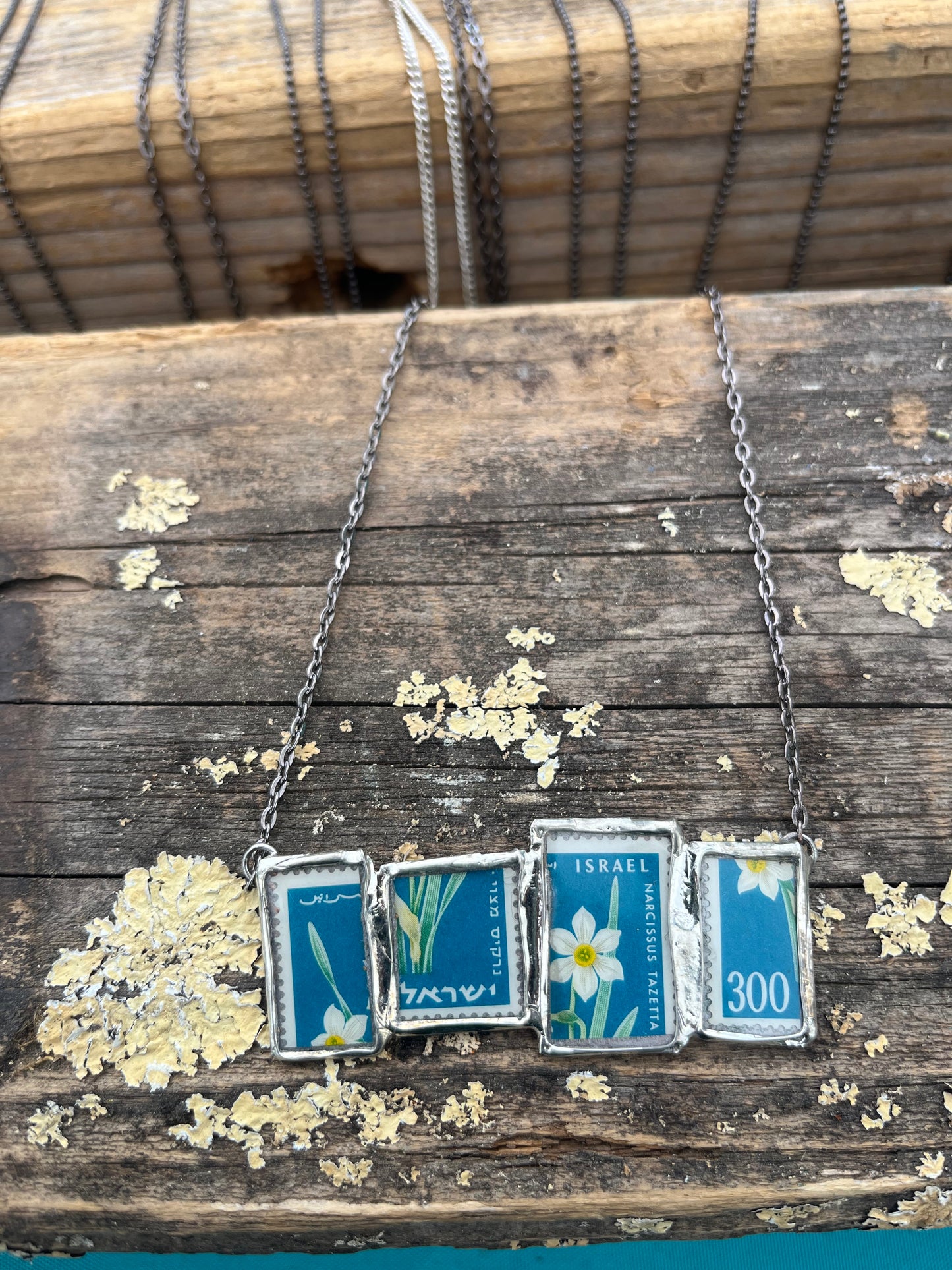 Old Israeli Floral Stamp Necklace – Blue & White Abstract Vintage Jewelry