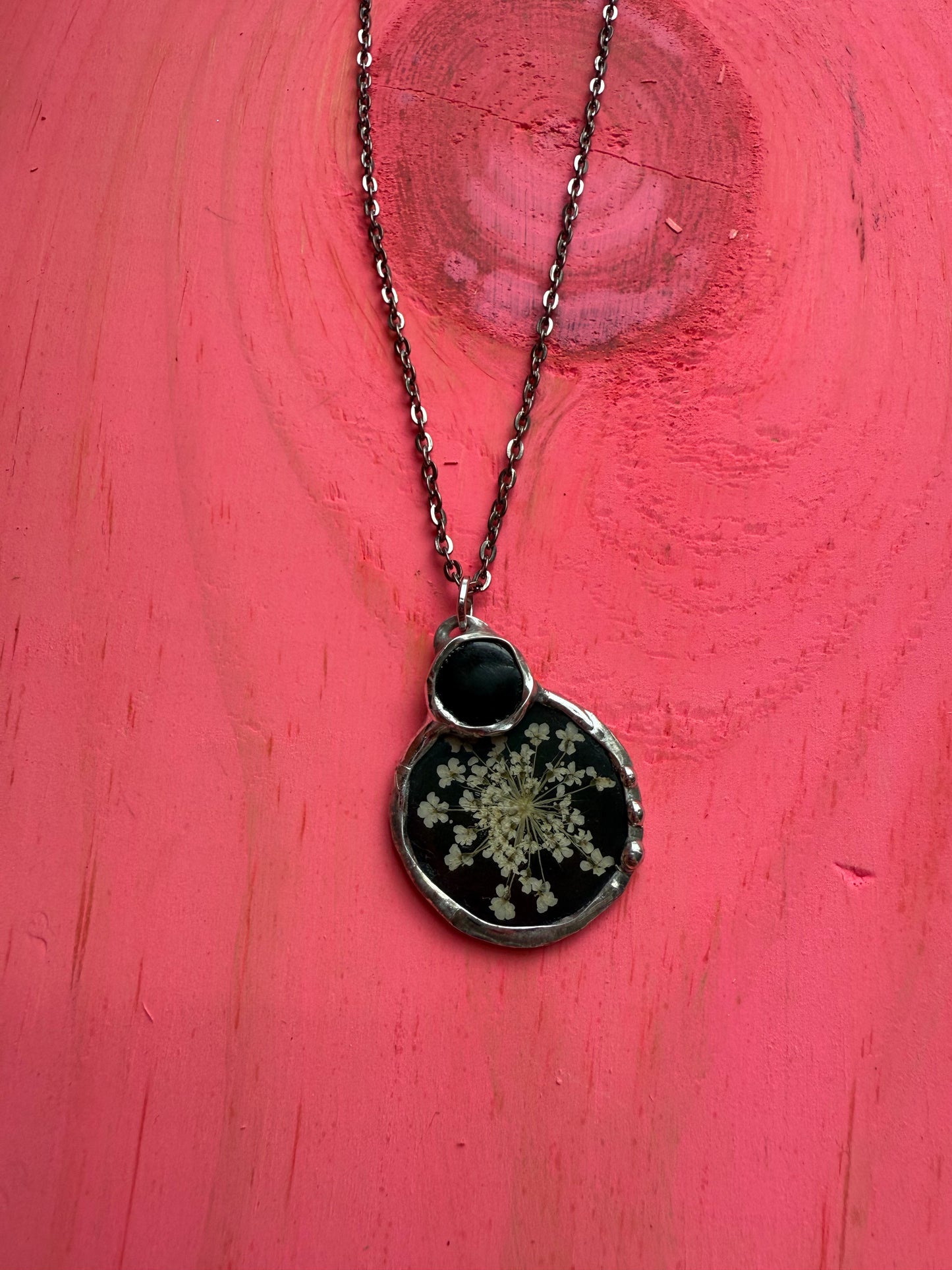 Queen Anne’s Lace and Black Onyx Necklace – Botanical Resin Pendant in Soldered Frame