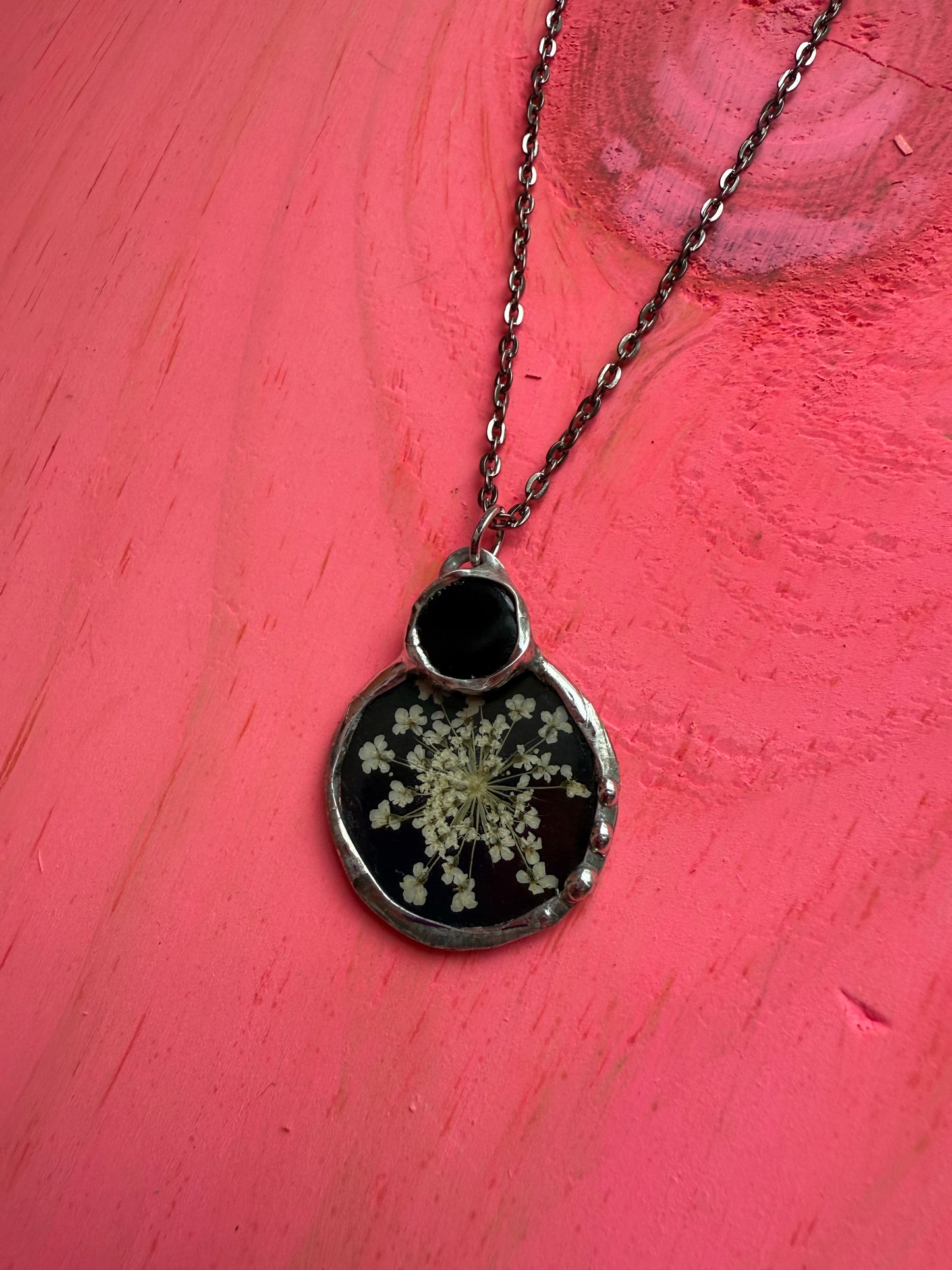 Queen Anne’s Lace and Black Onyx Necklace – Botanical Resin Pendant in Soldered Frame