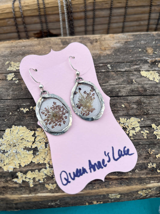 Burgundy Queen Anne’s Lace Flower Earrings with Pearl Background – Elegant Floral Jewelry