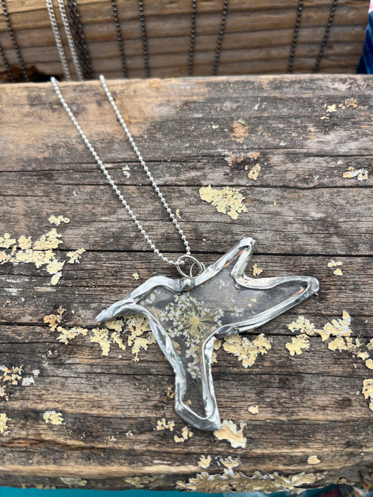 Made-to-Order Hummingbird Resin Necklace with Queen Anne’s Lace Flower – Nature-Inspired Jewelry