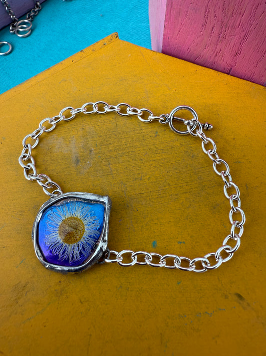 “Starlit Fleabane” Bracelet – Real Daisy Fleabane in Violet-Blue Resin