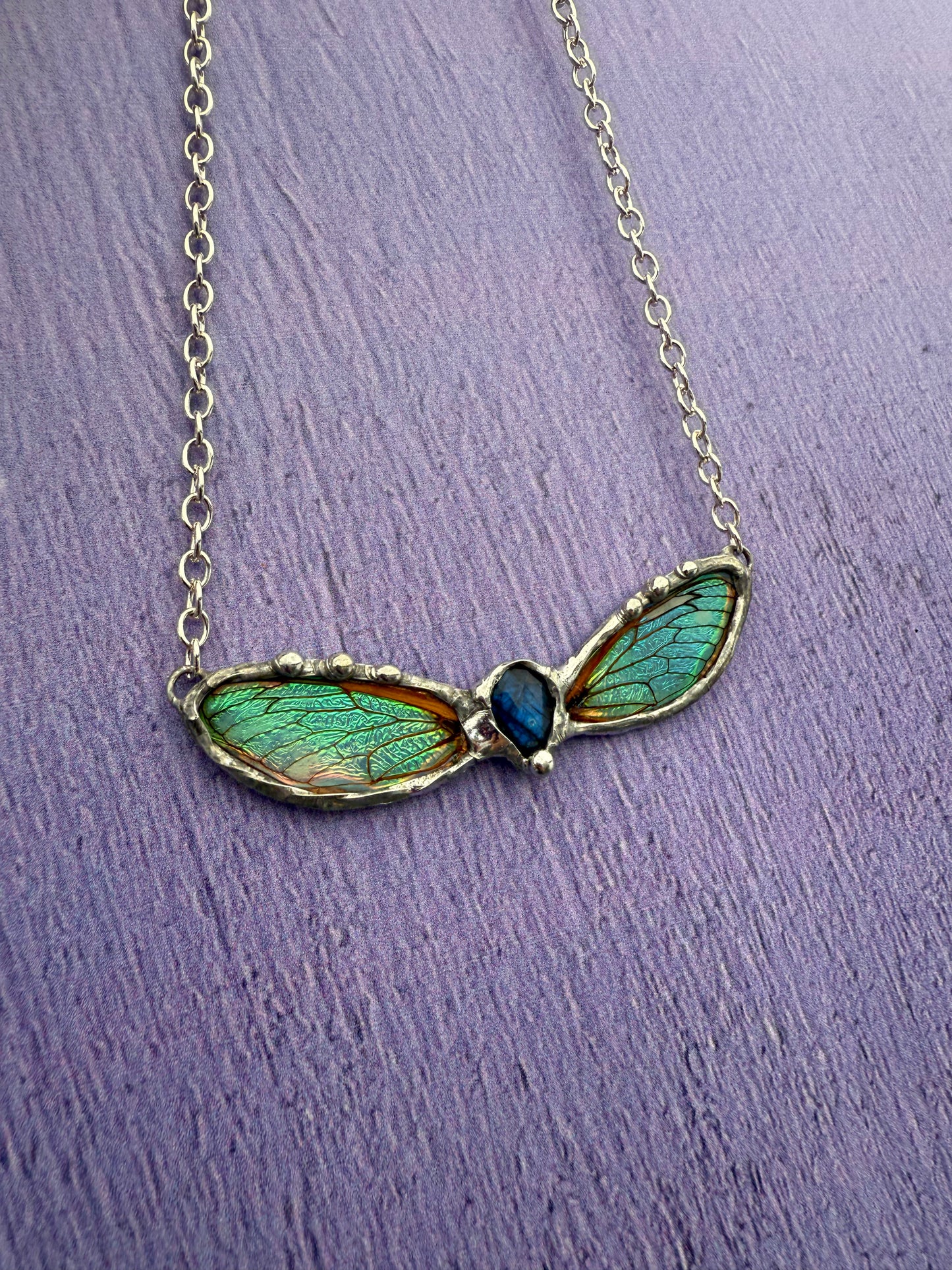 🦋 “Awakened After Years” Necklace – 17-Year Cicada Wings with Labradorite Gem